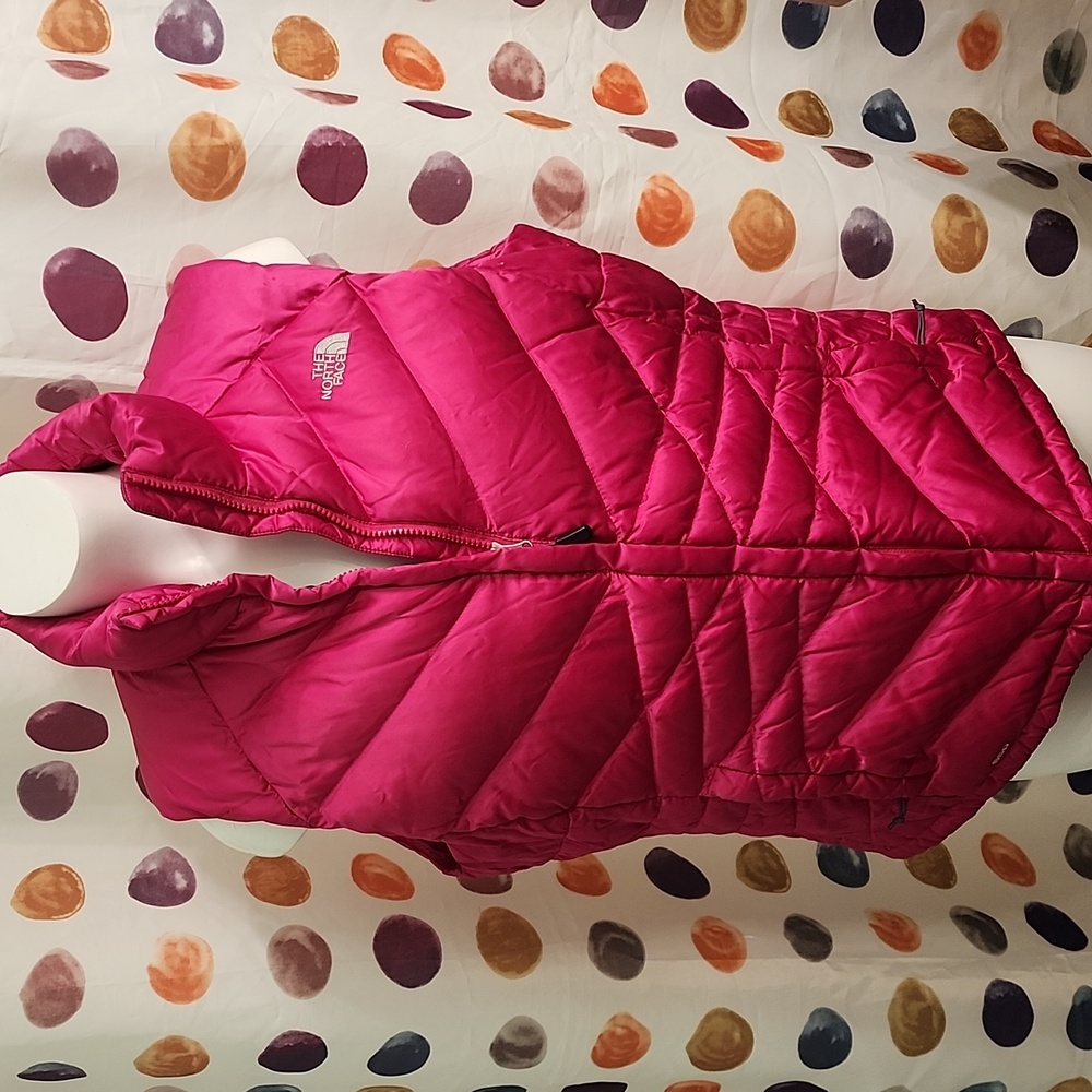 North Face Women's 550 Goose Down Vest Size XL Hot Pink